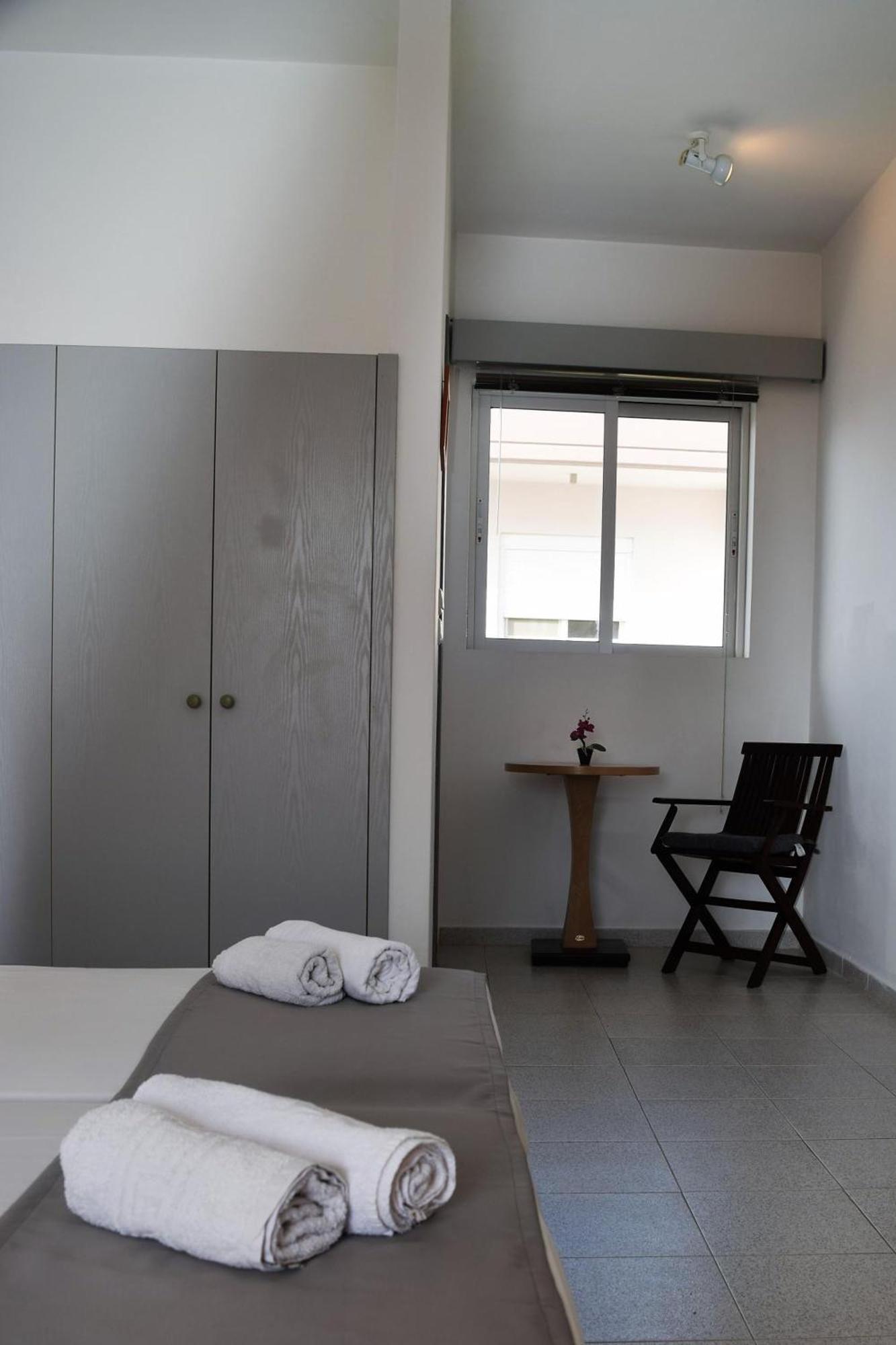Lefteris Apartments In Ialysos  Buitenkant foto